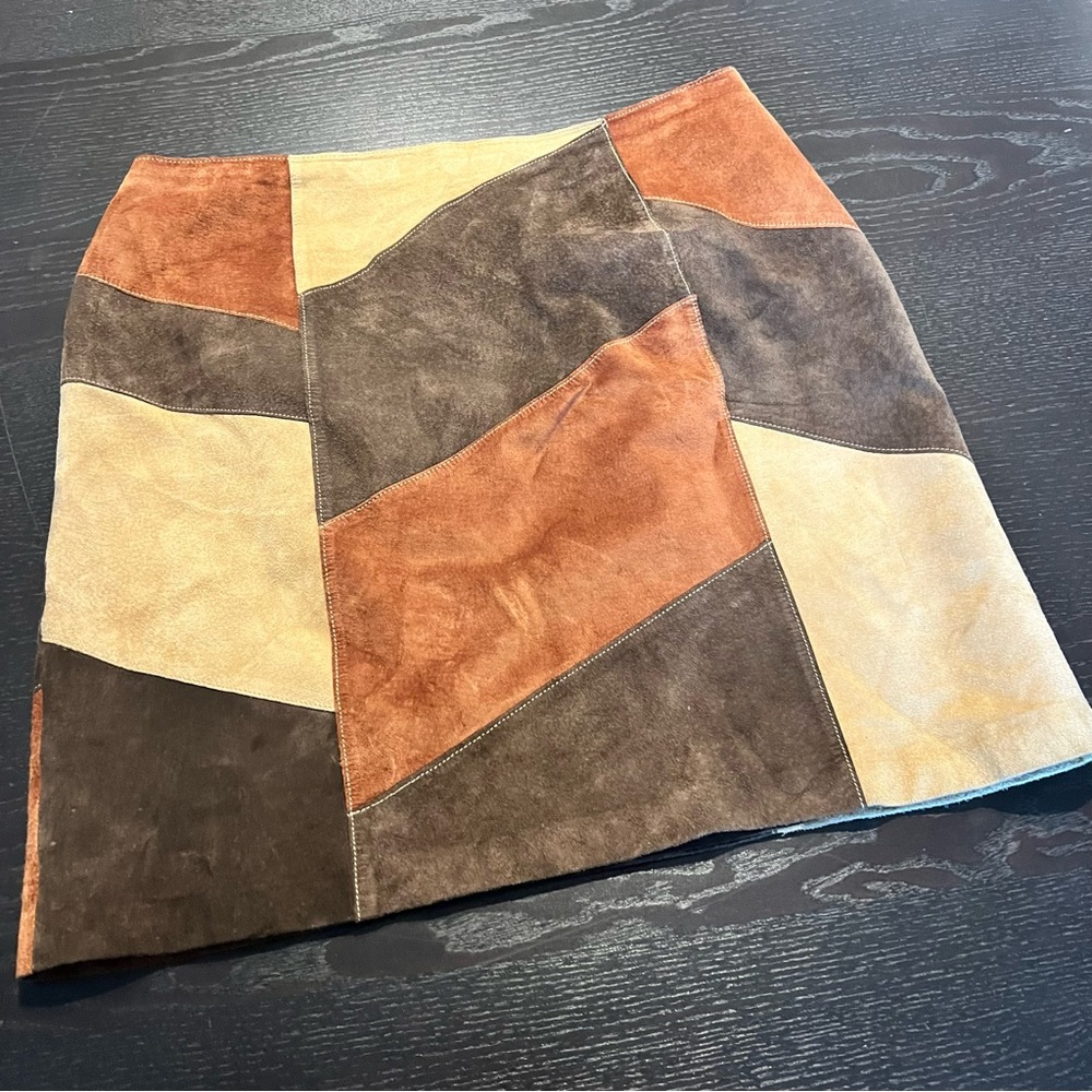 Apostrophe Patchwork Suede Mini Skirt in Shades of Brown